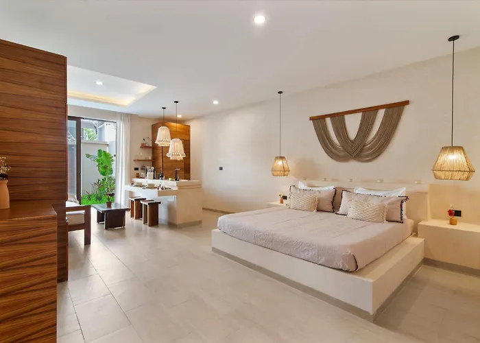 Boho With Swim-up Pool - La Veleta Apartment